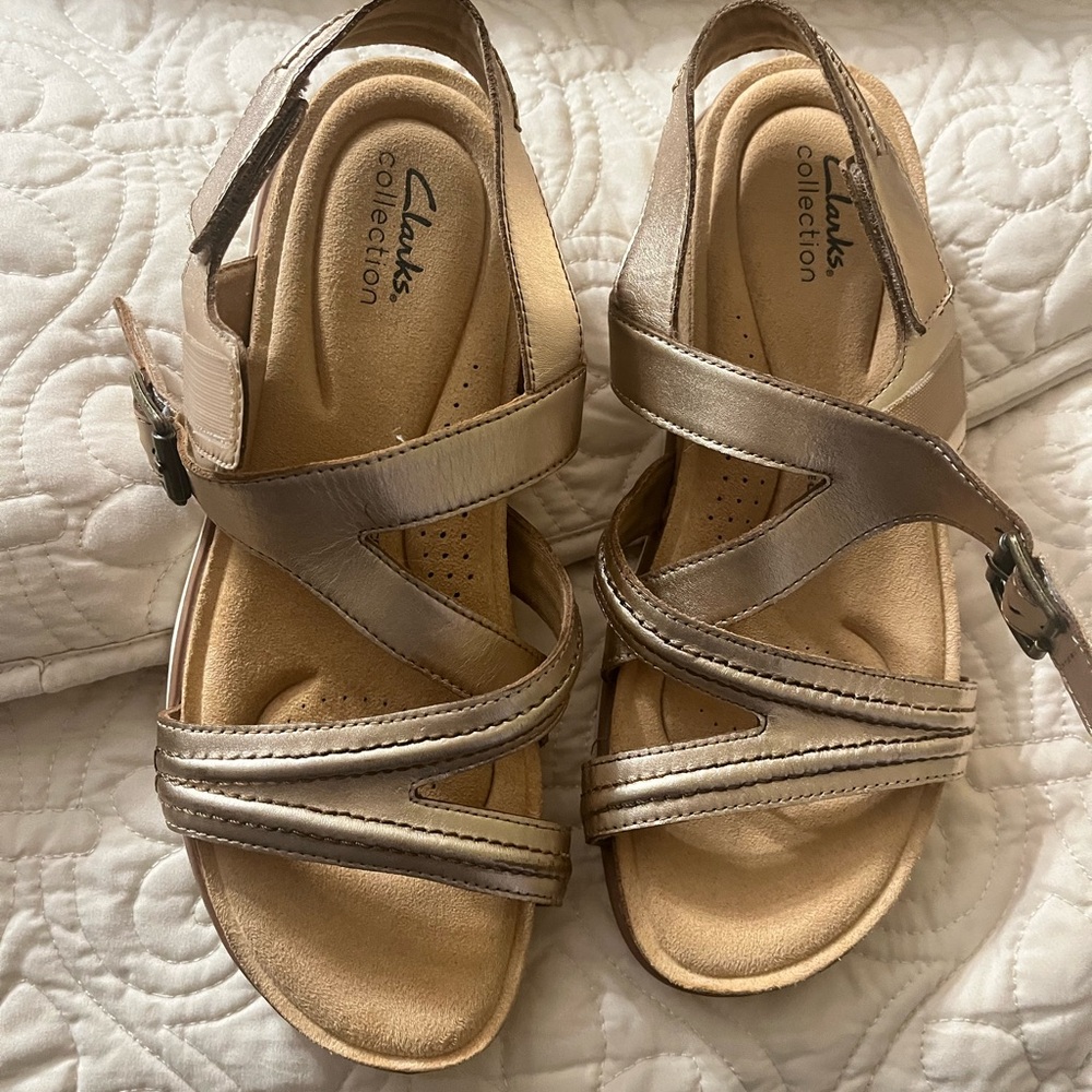 Clarks Women's Gold Strappy Sandals size 10